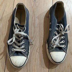 Blue converse women size 9/ mens size 7